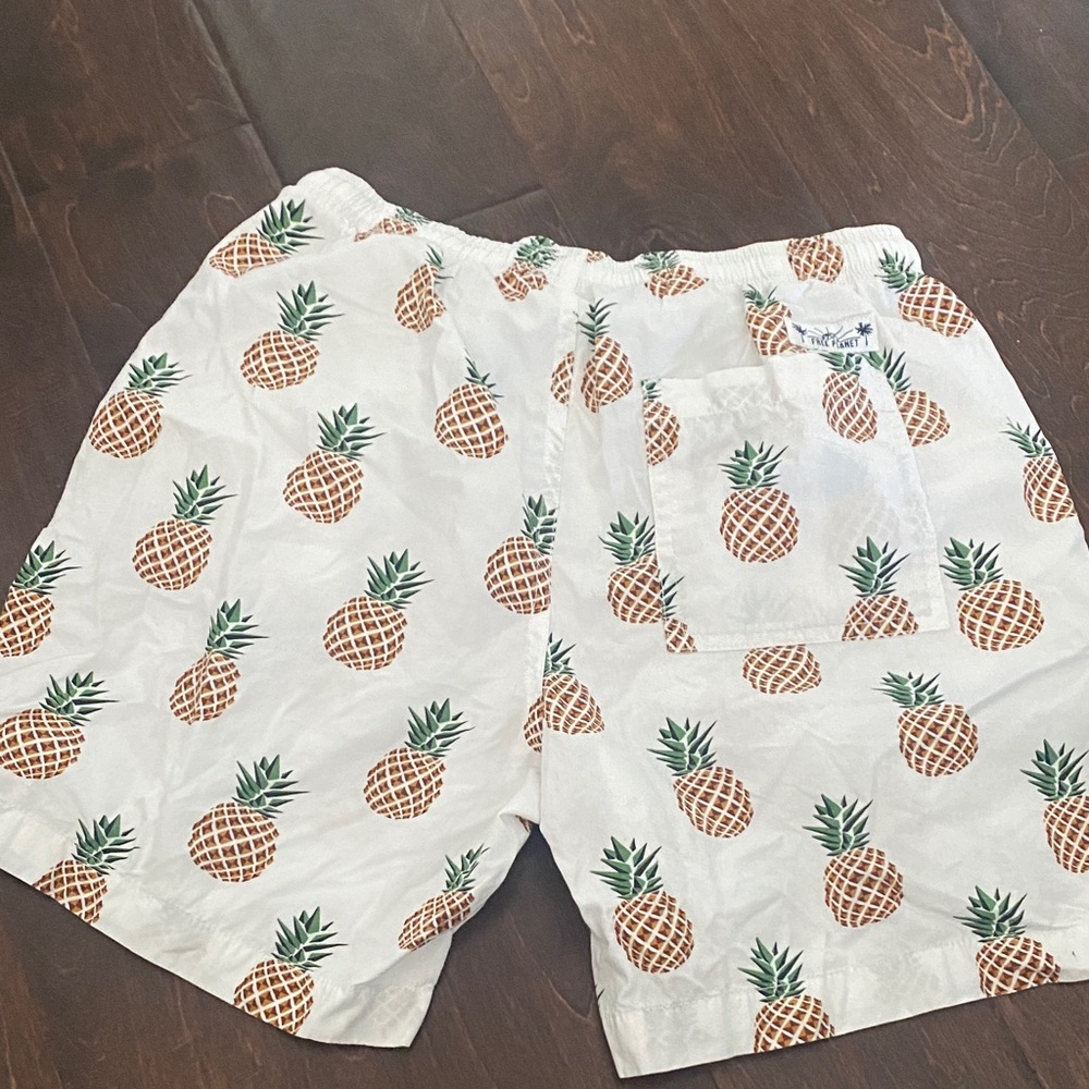 Free Planet Pineapple Print Men's White Shorts - Picture 5 of 7
